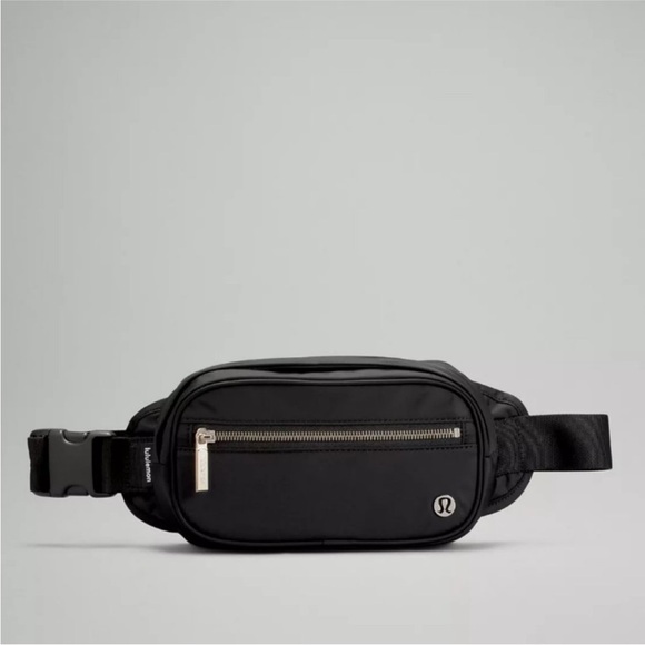 LAST ONE ‼️ Lululemon WunderLust Wanderlust Belt Crossbody Bag Black Silver